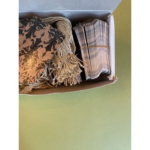 400 Pcs Writable Demask Price Tags w/ Strings for Gift Clothing Yard Garage Sale - Picture 3 of 5